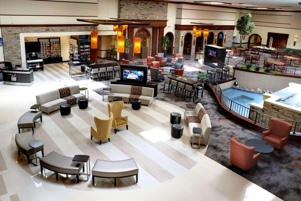 DoubleTree by Hilton Detroit - Dearborn - фото 18