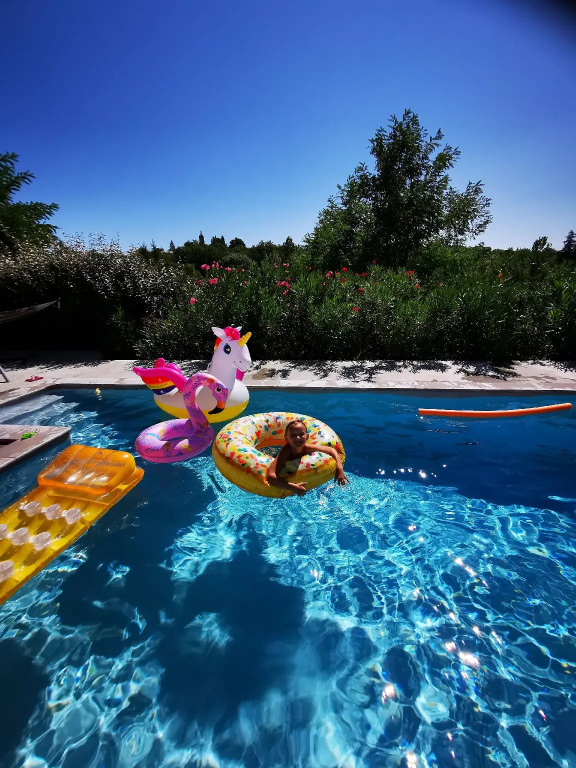 Magnifique gîte en pierres 6 personnes avec piscine privée Ardèche plein sud