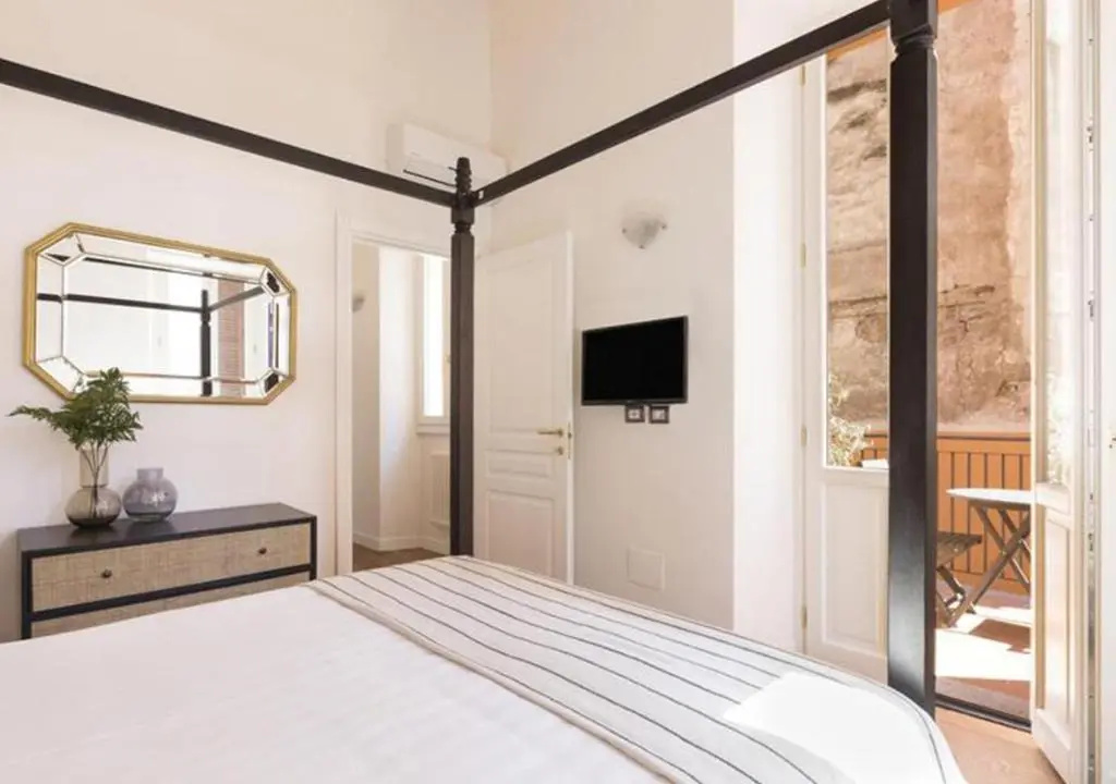 Apartment with balcony