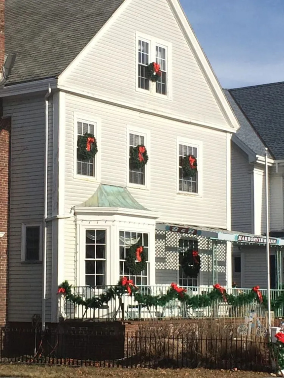 Harborview Inn