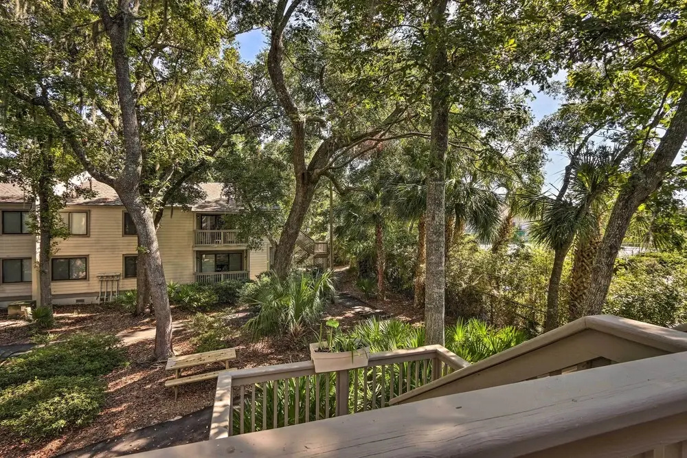 Walk to Coligny Beach: Tropical Hilton Head Condo