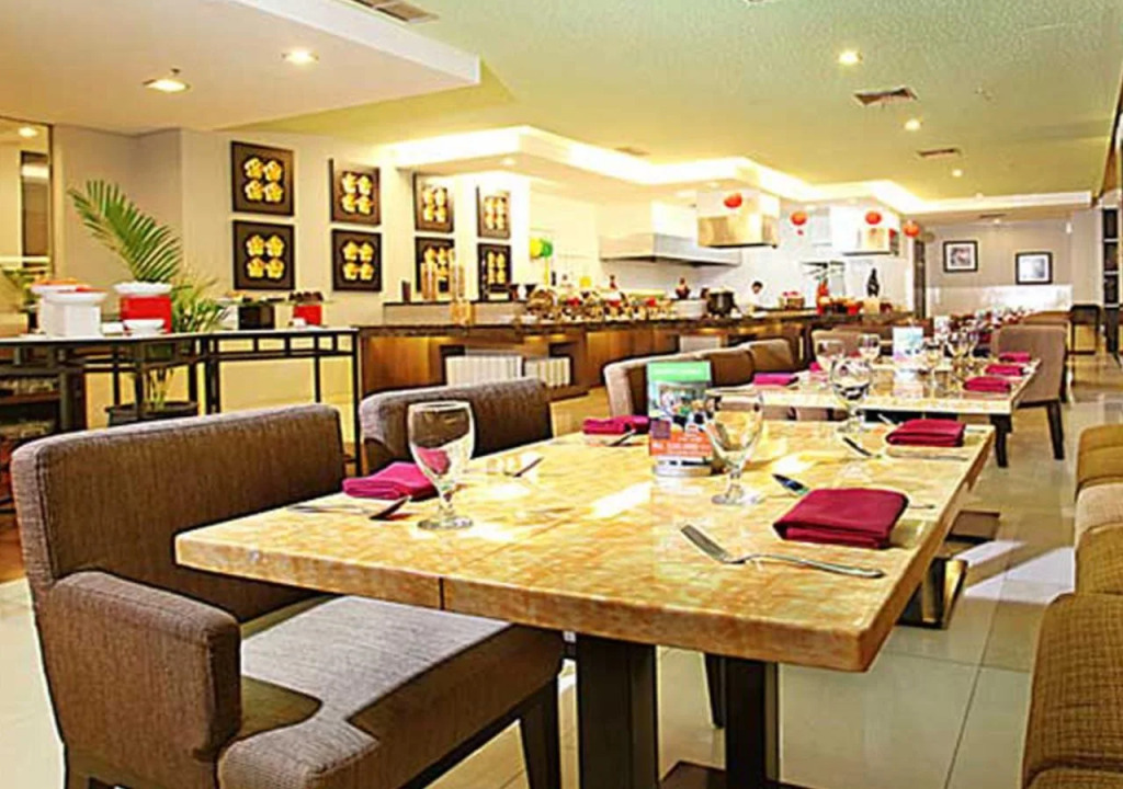 Golden Flower Hotel Bandung - фото 33