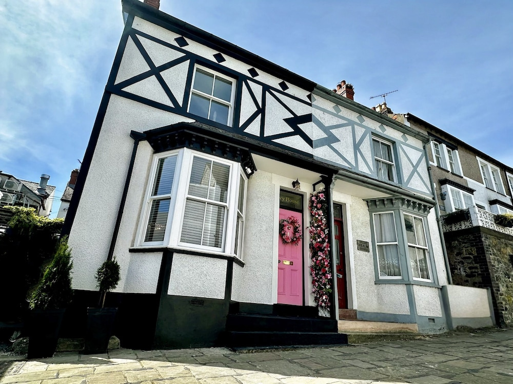 Ivy House