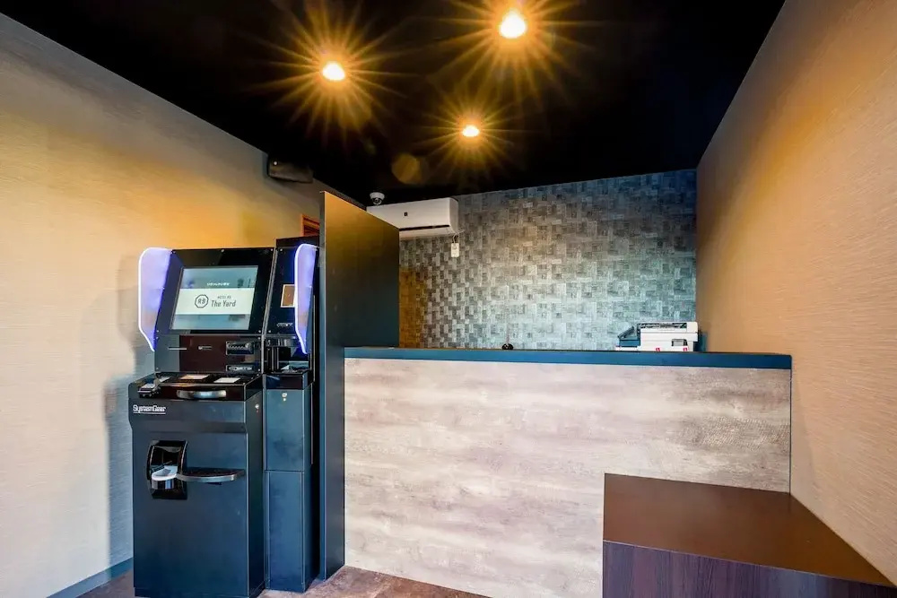 Lobby & Reception