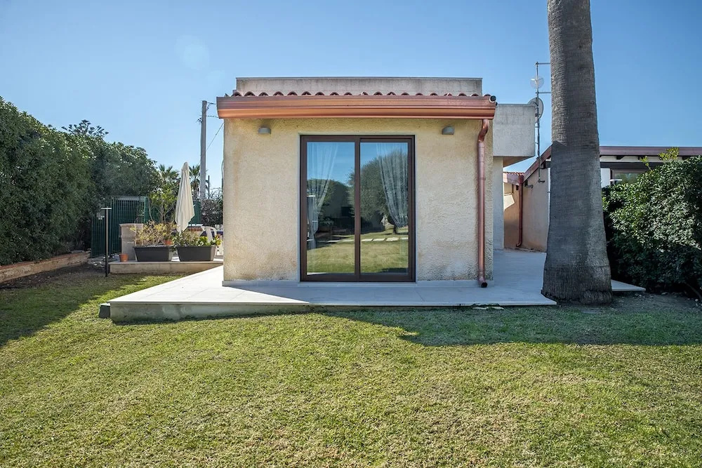 Ognina Apts With Pool By Wonderful Italy