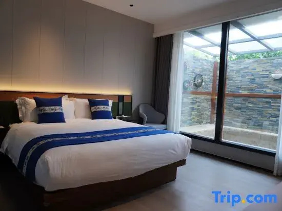 Standard Double room with garden view (full double bed)