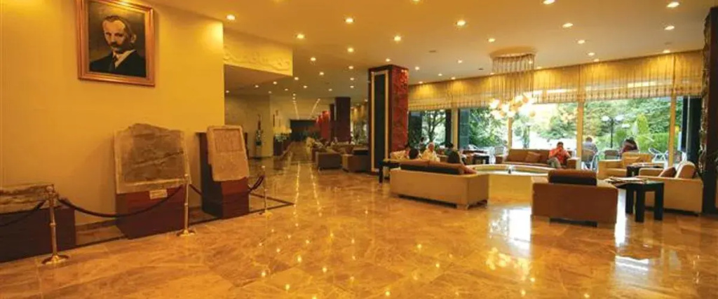 Lobby & Reception