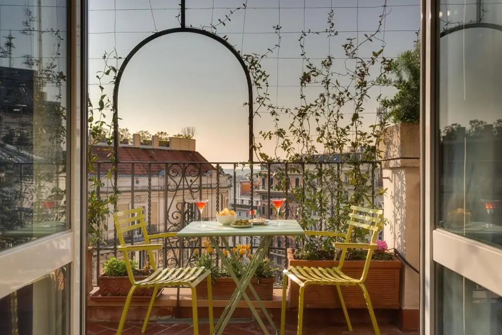 2 Bedrooms Deluxe Penthouse Apartment