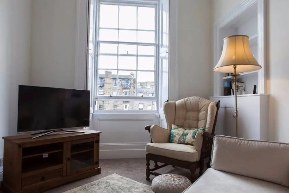 1 Bedroom Apartment In Edinburgh's New Town