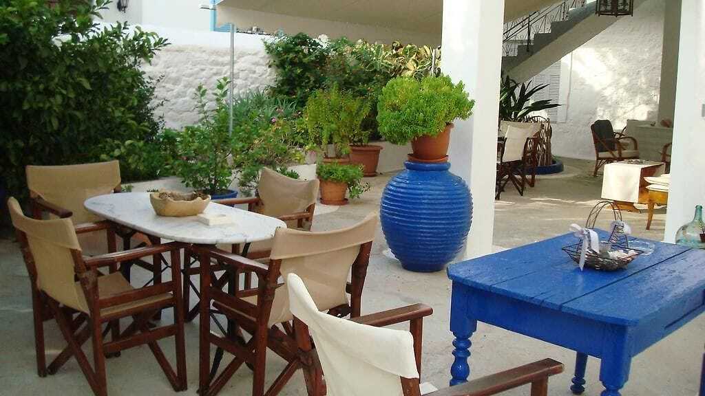 Douskos Guest House by null