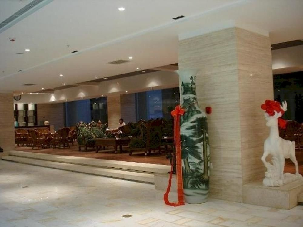 Lobby & Reception