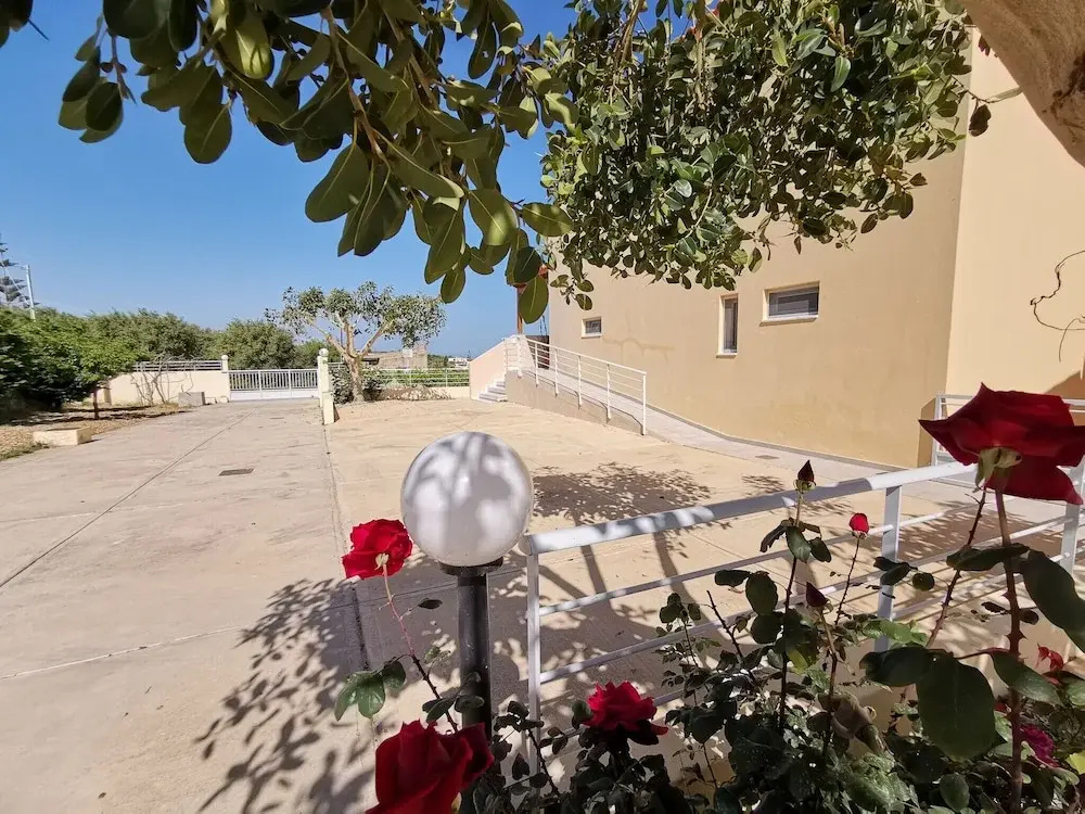 Yanni's villas