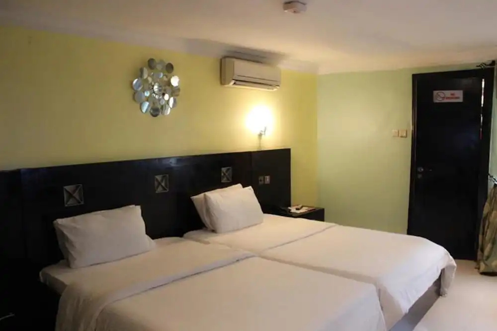 Executive Double room (full double bed)