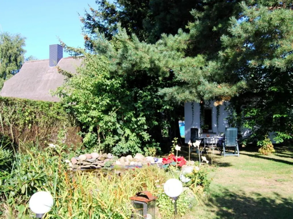 Ferienhaus mit Garten am Bodstedter Bodden