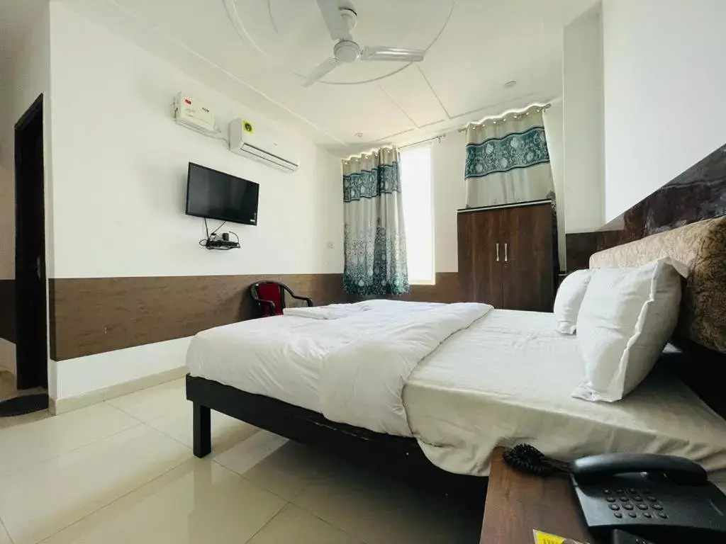 Oyo 63988 Hotel Dolphin
