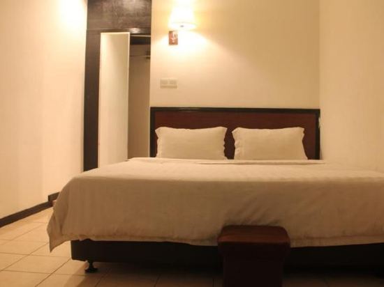 Kingston Hotel