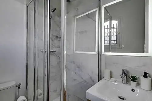 08 - Chambre confortable proche Paris et Transports avec TV WIFI — фото 5