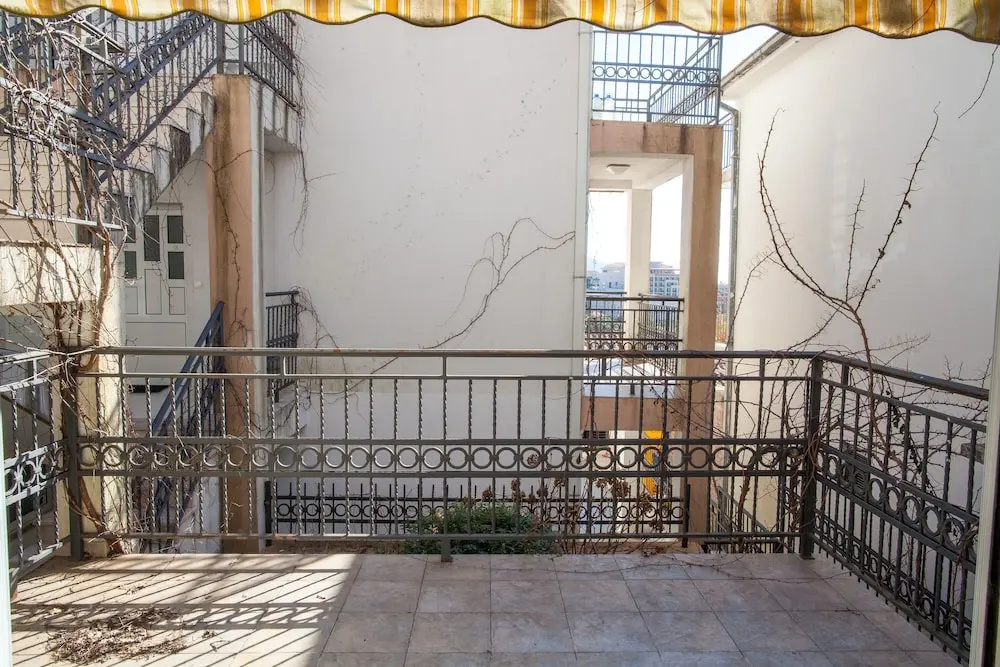 Lira Apartment