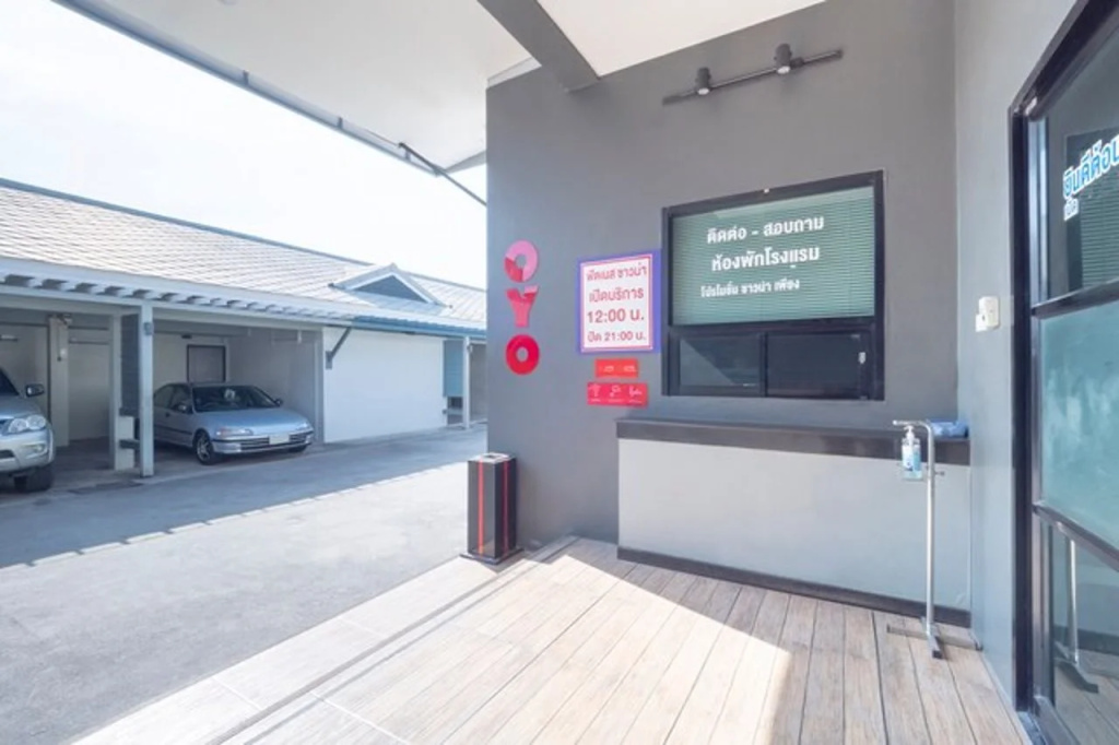 OYO 75382 Chonburi Hotel