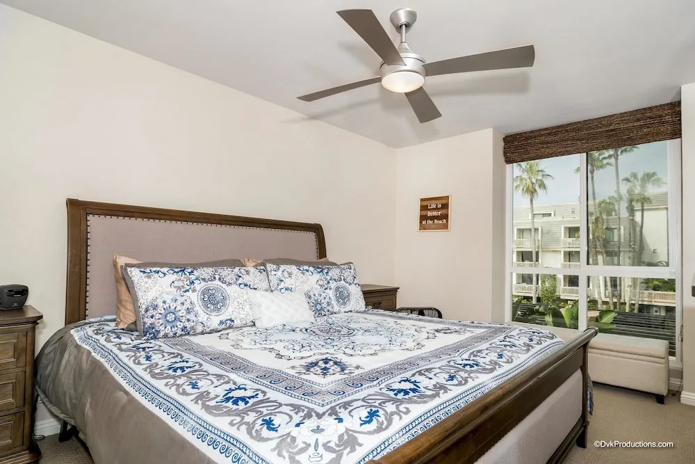 Double Cottage with balcony (full double bed)