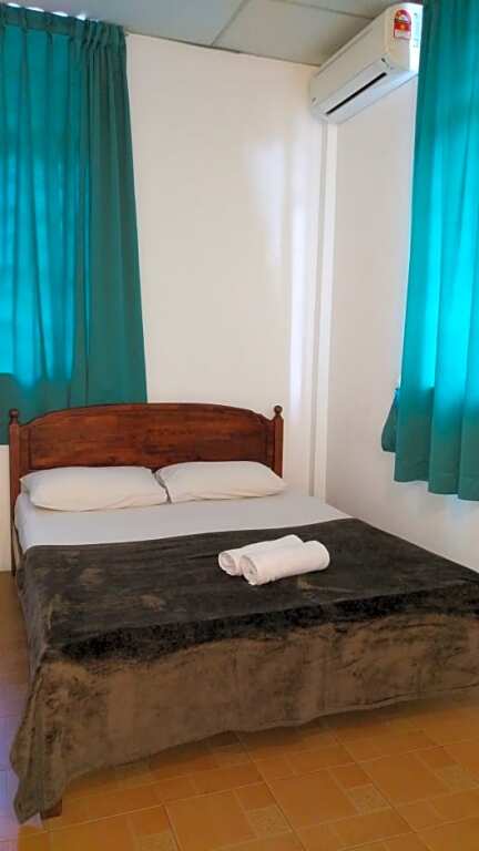 Borneo Backpackers
