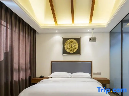 Standard room with lake view