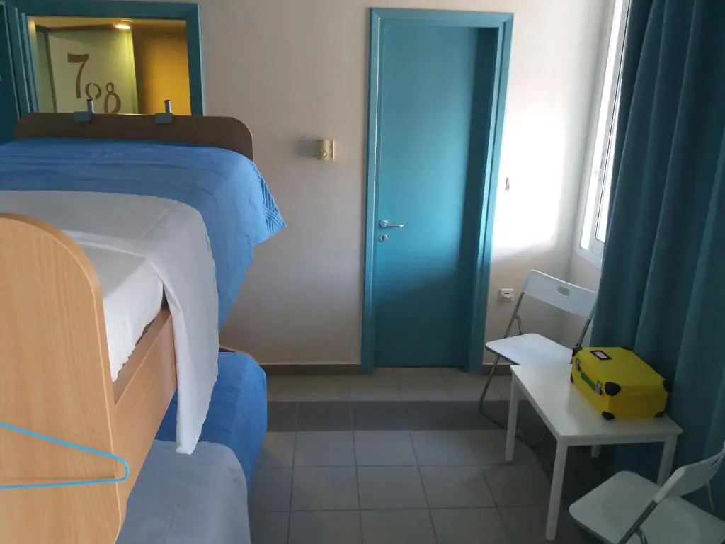 Economy room