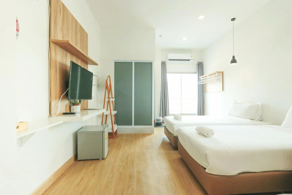 Standard Triple room
