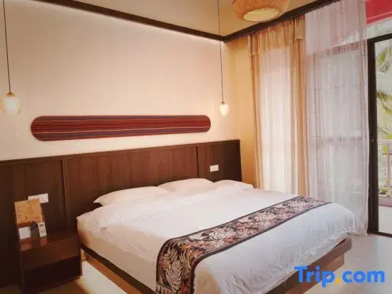Standard Double room with land view (full double bed)