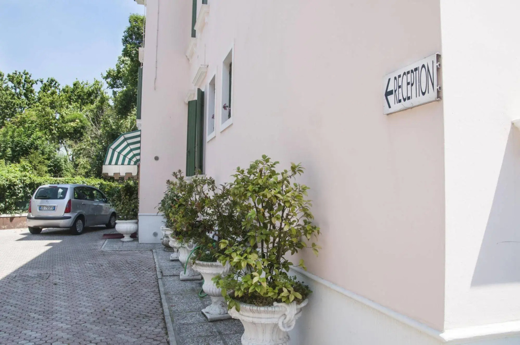 Hotel Villa Serena