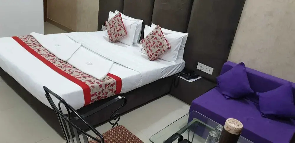 Standard Double Family room with city view (twin beds)