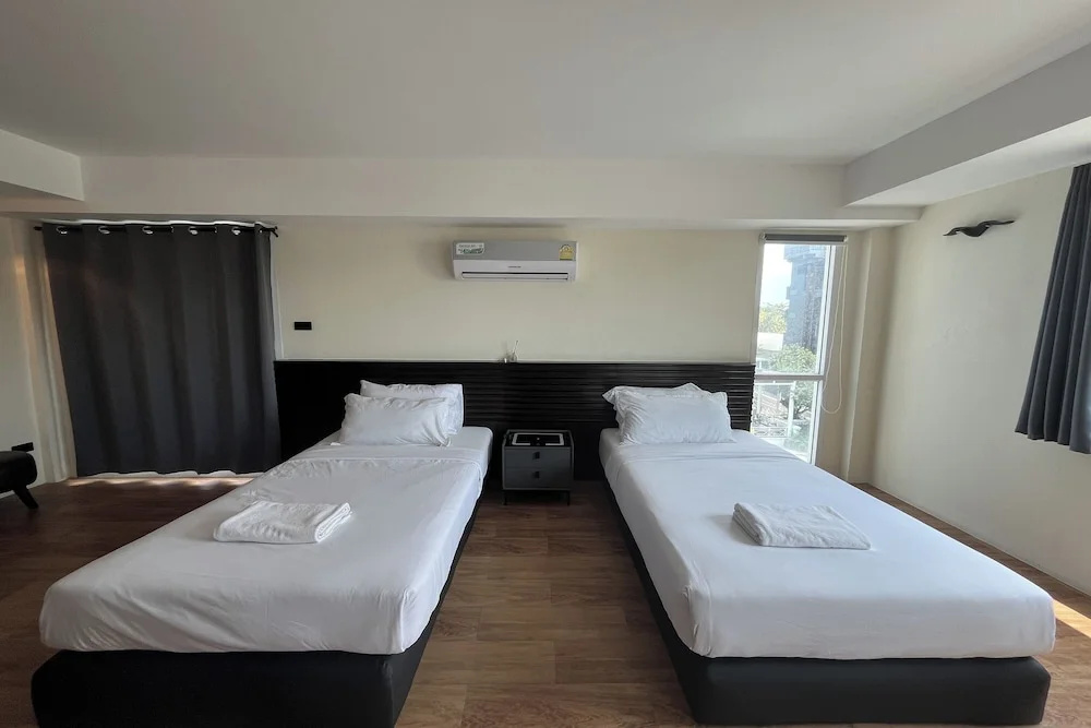 Отель VS Beachfront в Паттайе