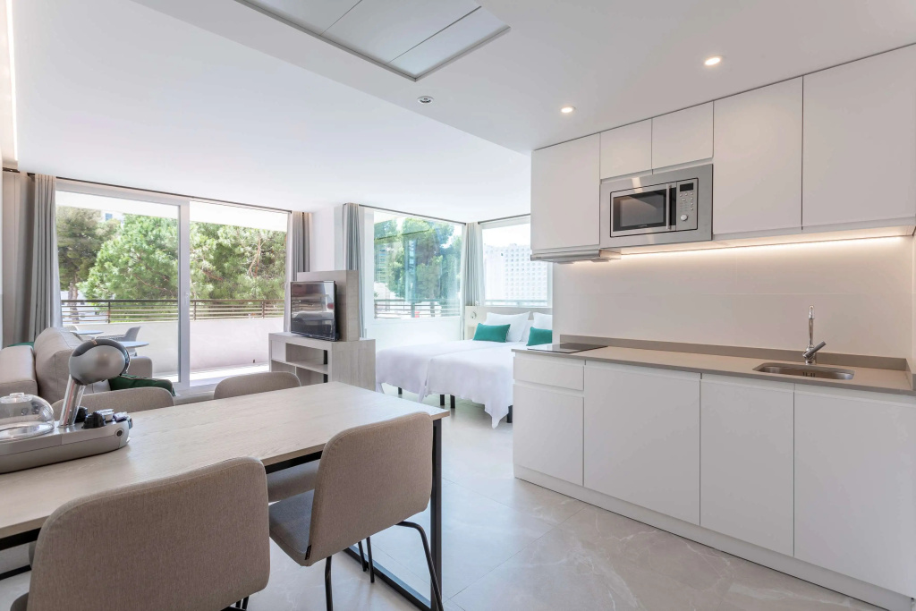 2 Bedrooms Apartment