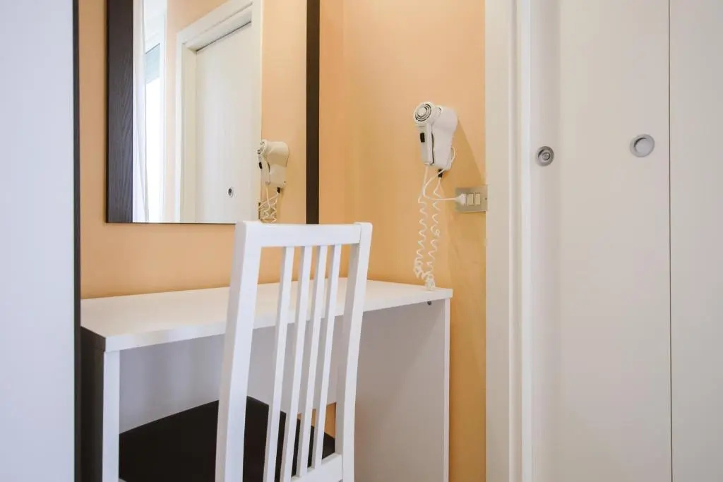 Economy room