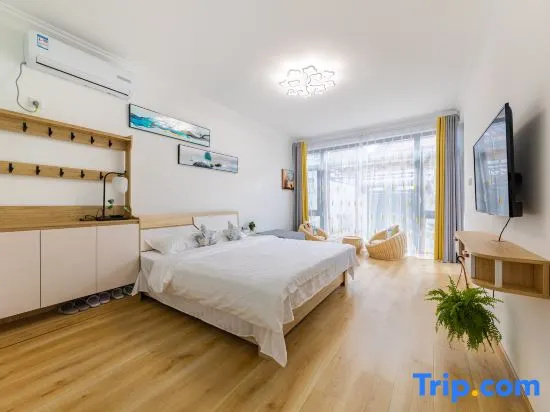 5 Bedrooms Standard Family room