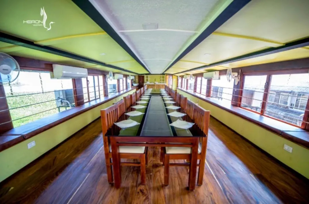 Soma Houseboat - Général