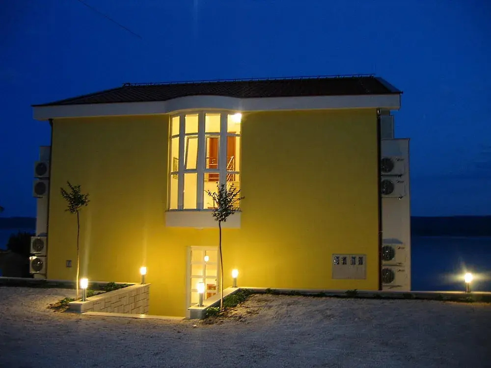 Apartment Ruzmarina