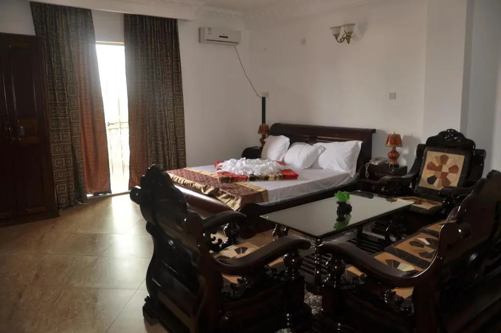 Biraj International Hotel - Chambres