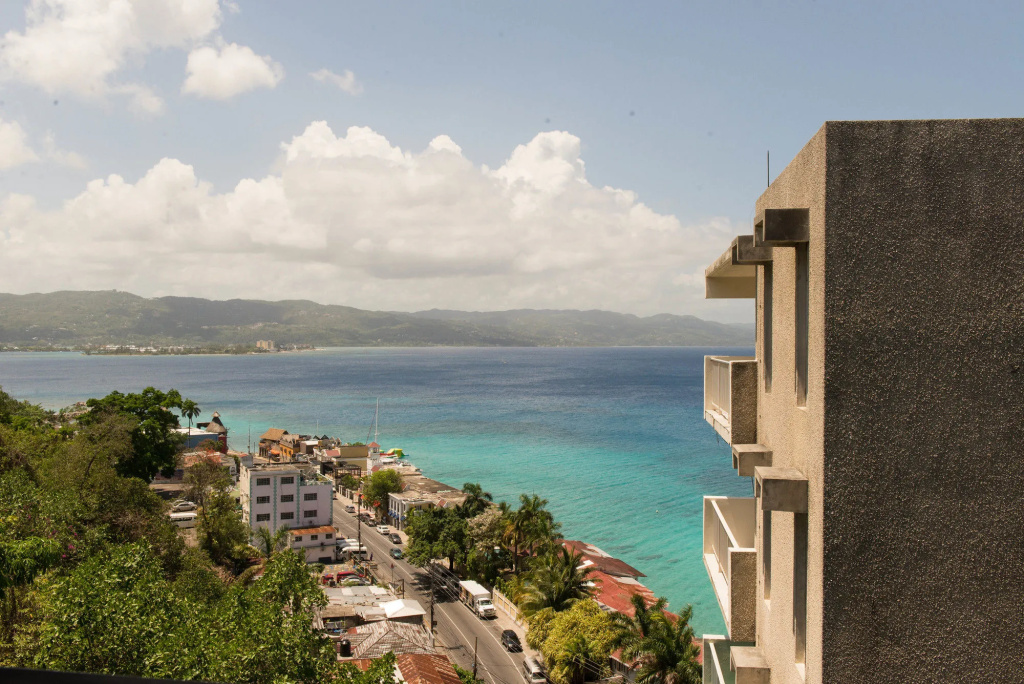 Beach & Waterfront