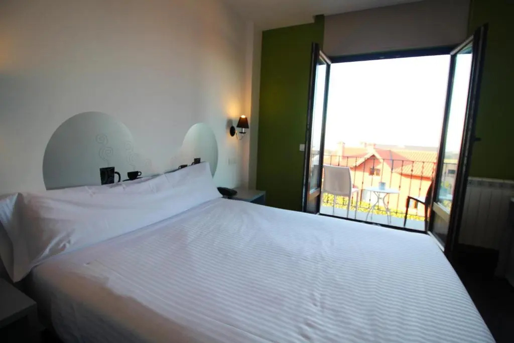 Standard Double room with balcony and with sea view (full double bed)