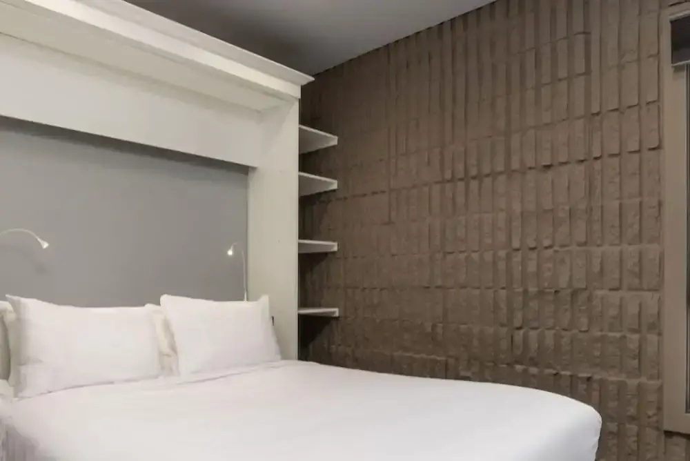Platinum room