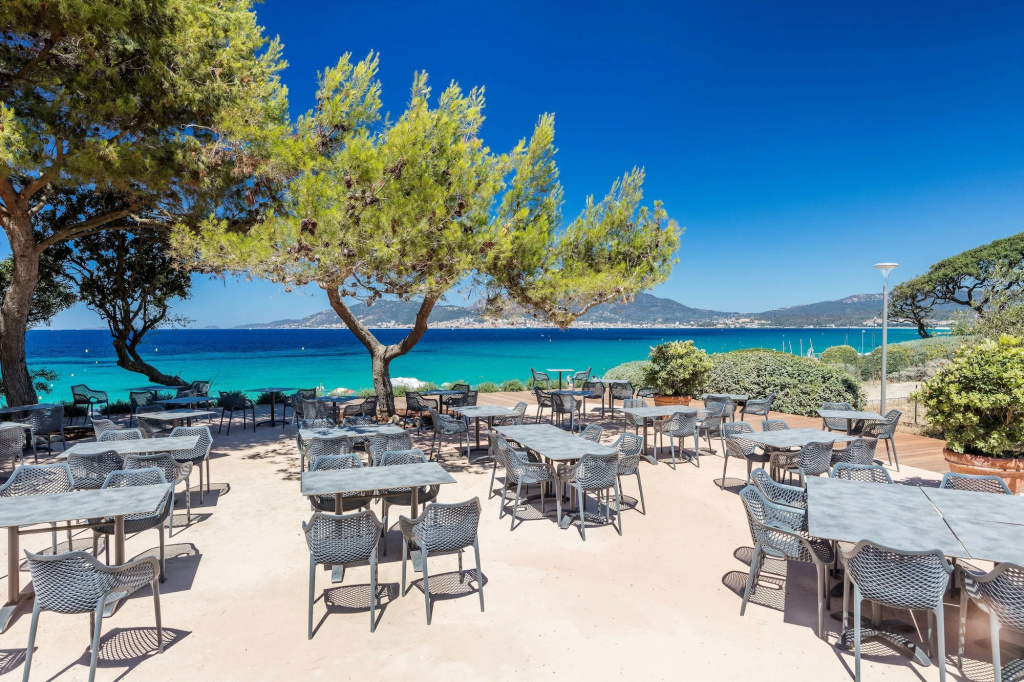 Beach & Waterfront