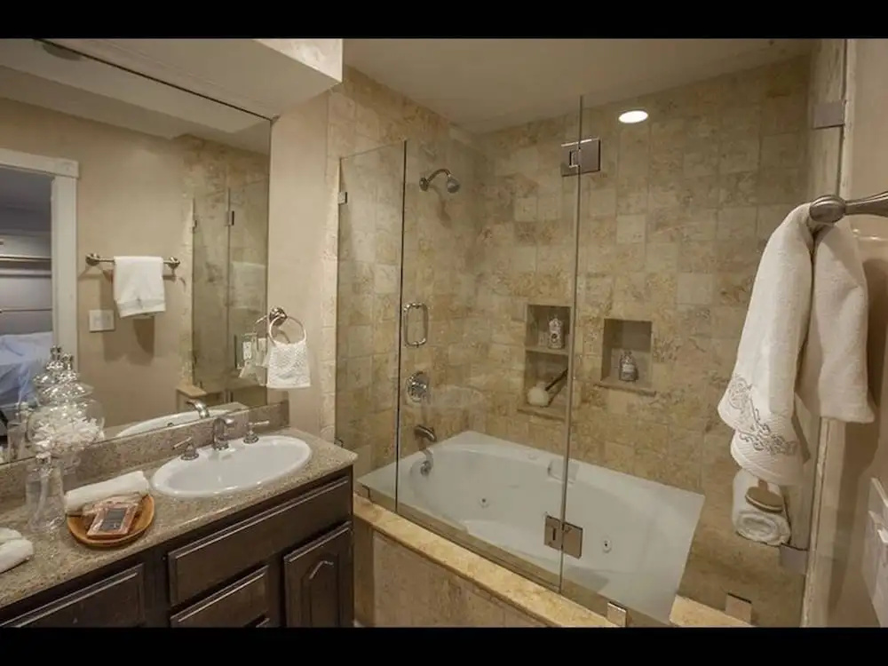 Charming Duplex Home - Chambres