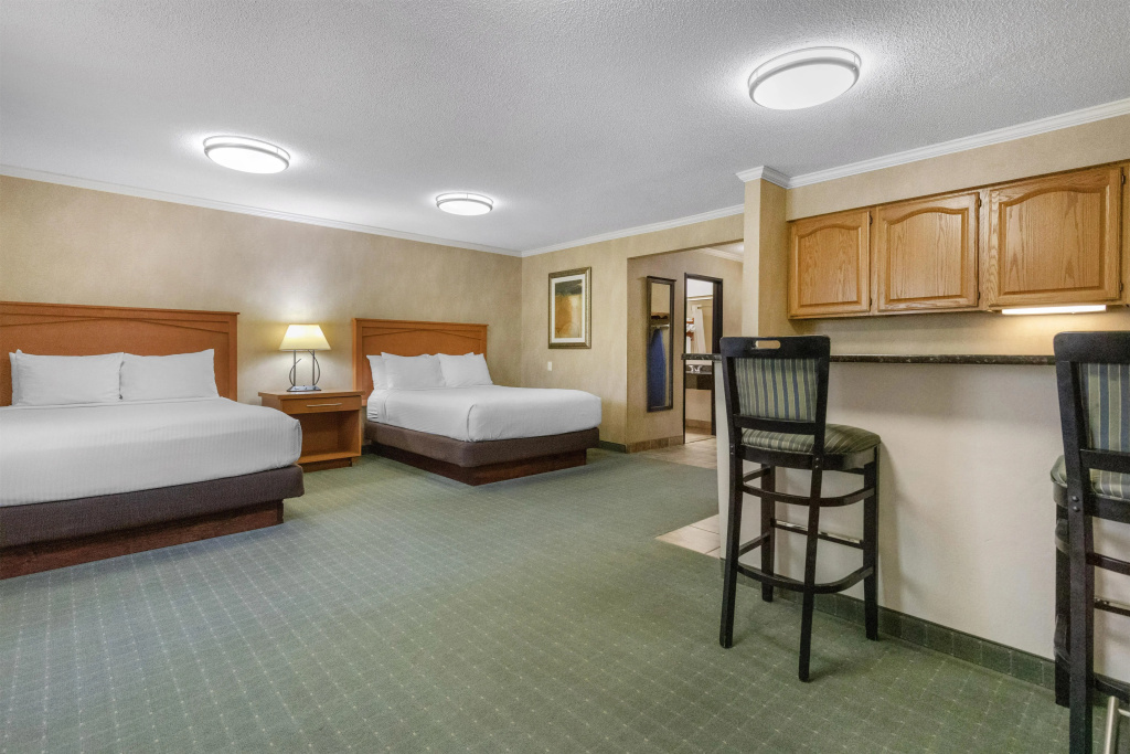 Quadruple Suite