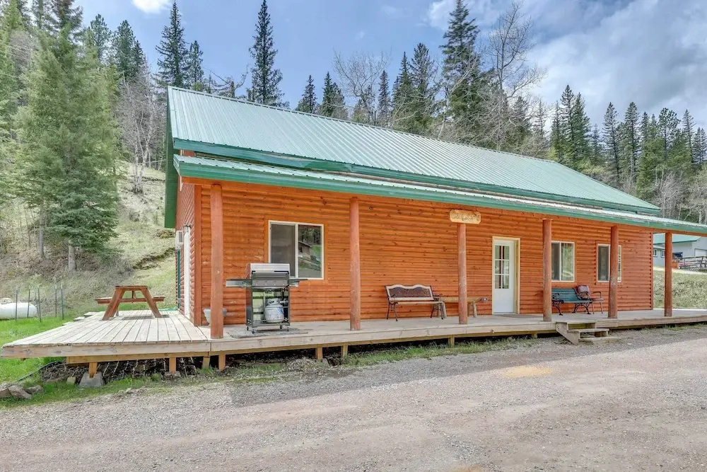 Wraparound Deck + Bbq: Pet-friendly Deadwood Cabin