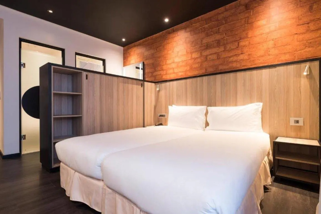 Onomo Hotel Maputo — 5