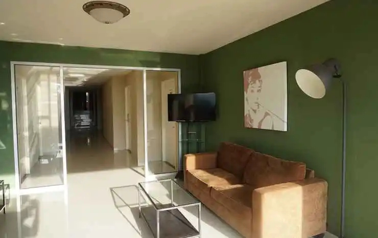 Lobby & Reception