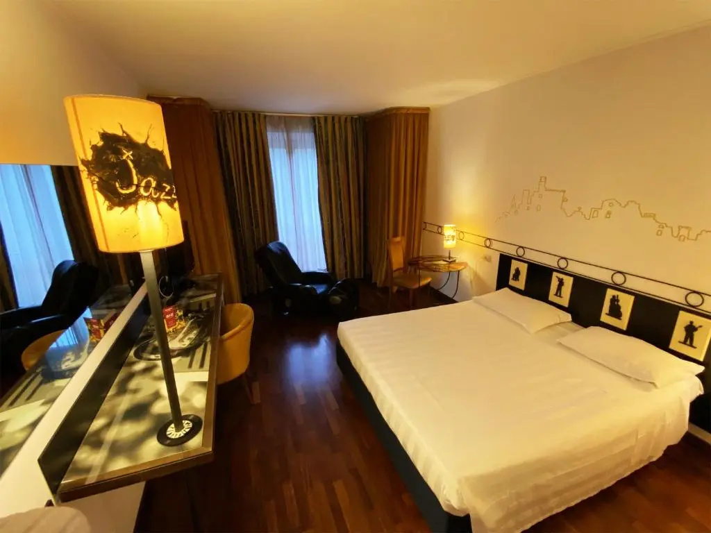 Superior Double room (full double bed)