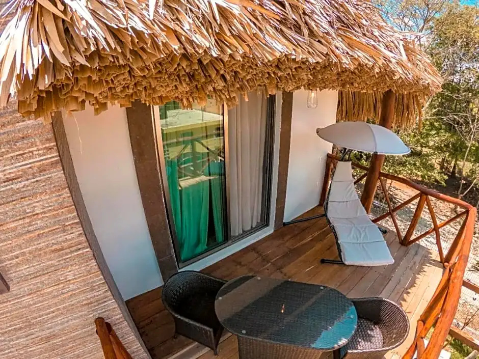 Standard Double room with lake view (full double bed)