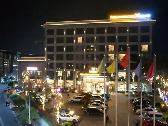 Mercure Realm Hotel (Danyang Government Pharmaceutical Vocational College Branch)